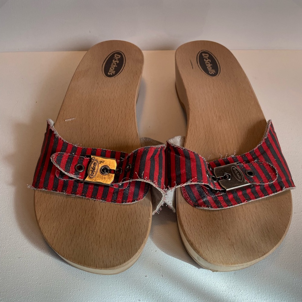 Dr Scholl’s vintage/retro wooden “exercise” sandal.